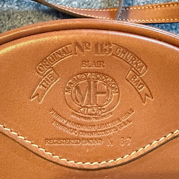 Elegant Tan Leather Crossbody Bag - Picture 2 of 4